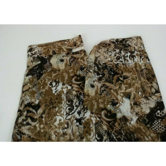 Christopher & Banks 3/4 Sleeve Brown, Tan, & White Floral Blouse Size Medium - Picture 3 of 5